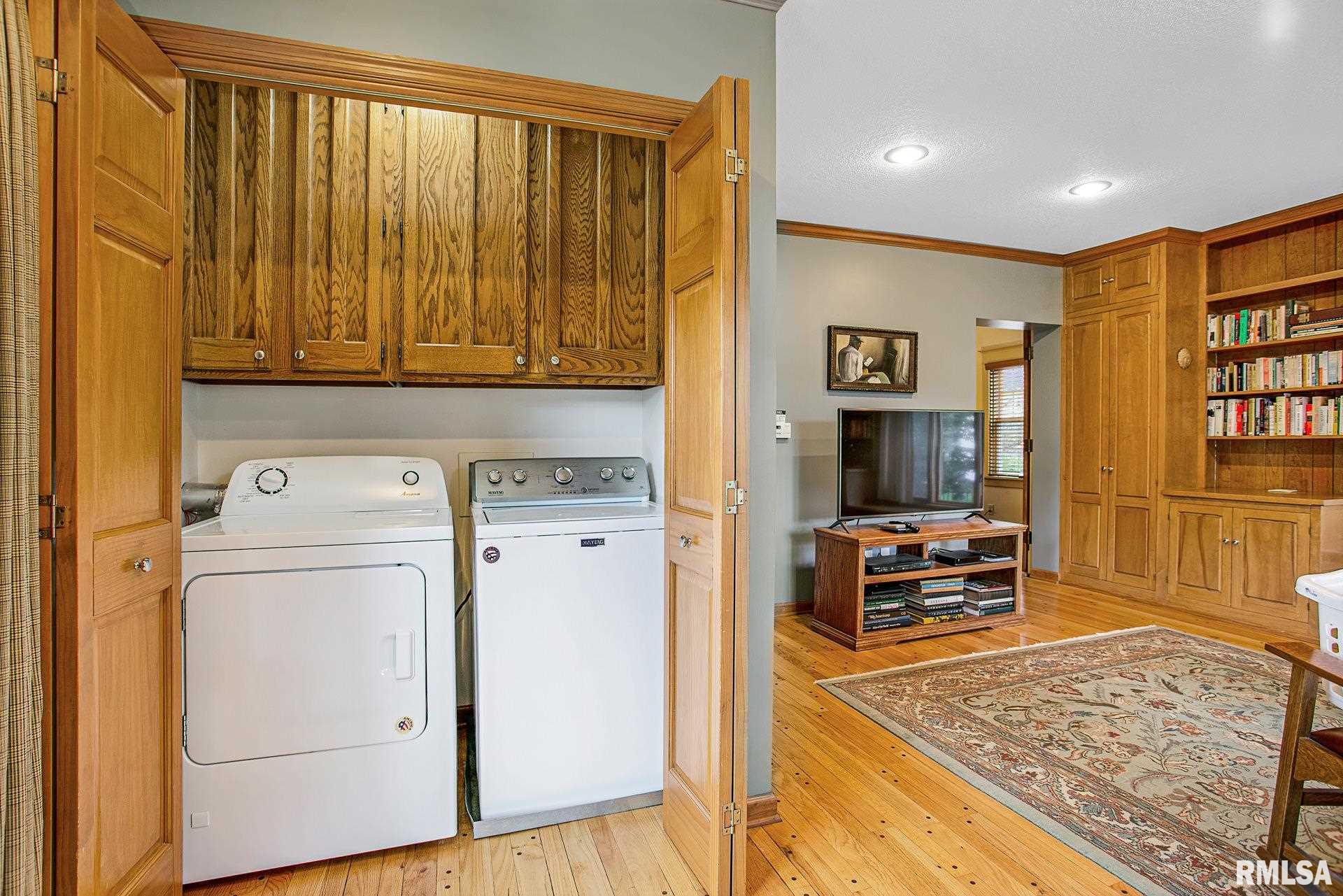 2928 Middle Road Davenport, IA 52803 - Photo 14 of 31 Gallery Image 14