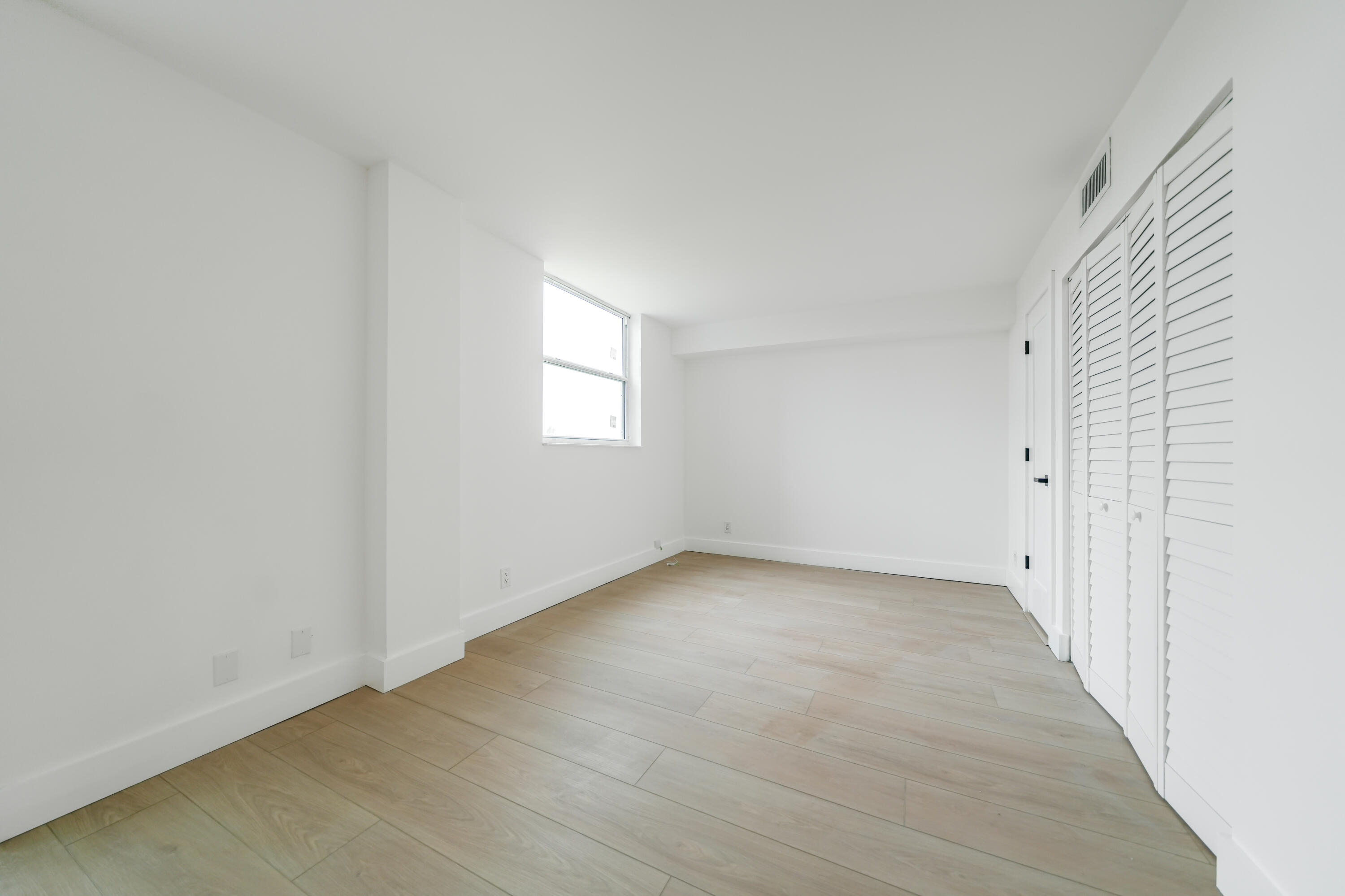 5301 Northwest 2nd Avenue Boca Raton, FL 33487 - Photo 18 of 46 DSC00101