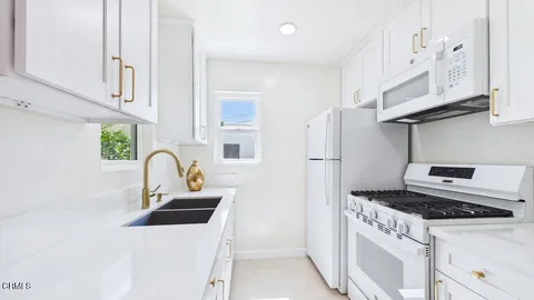 $1,295,000 | 1232 North El Centro Avenue, Los Angeles, CA 90038