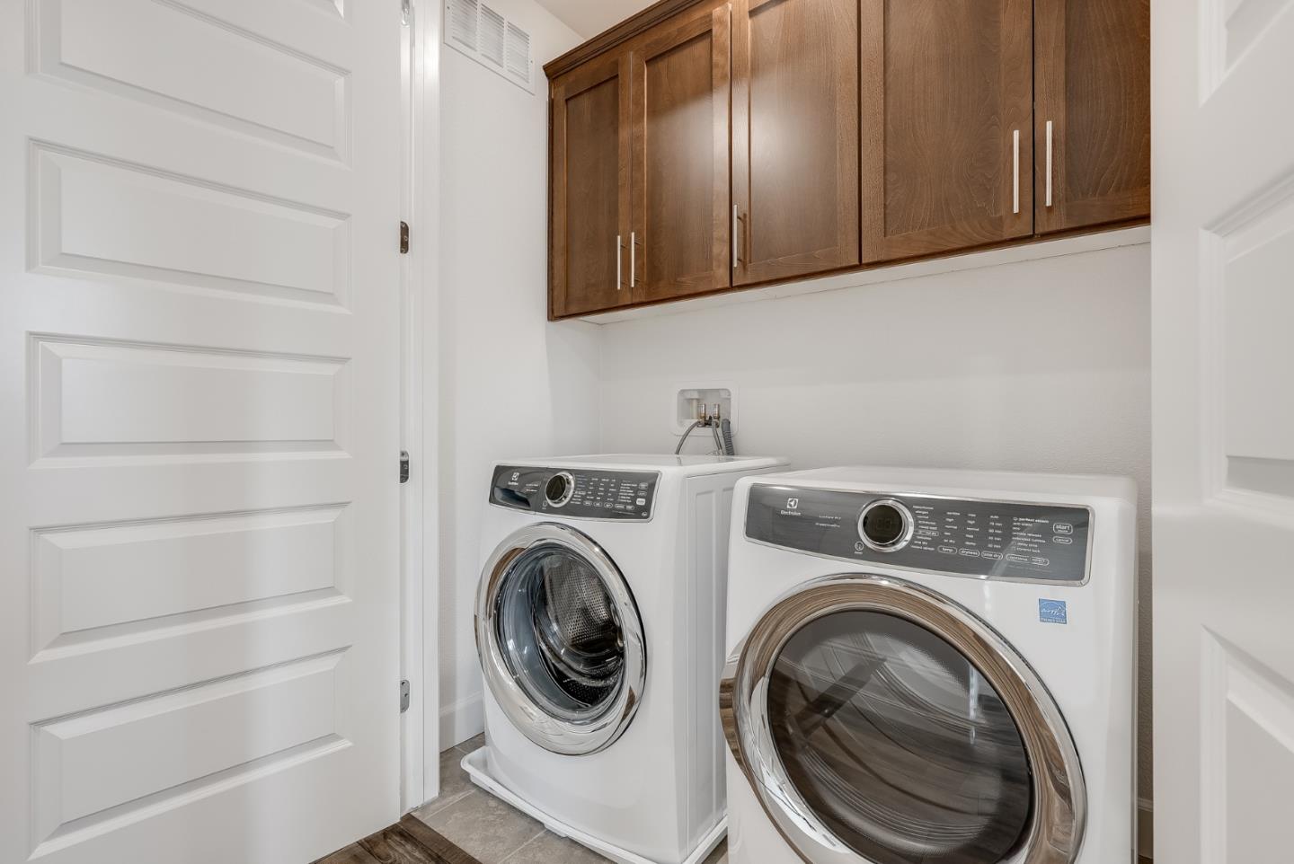 39478 Capstone Common Fremont, CA 94539 - Photo 22 of 33 a utility room with dryer and washer