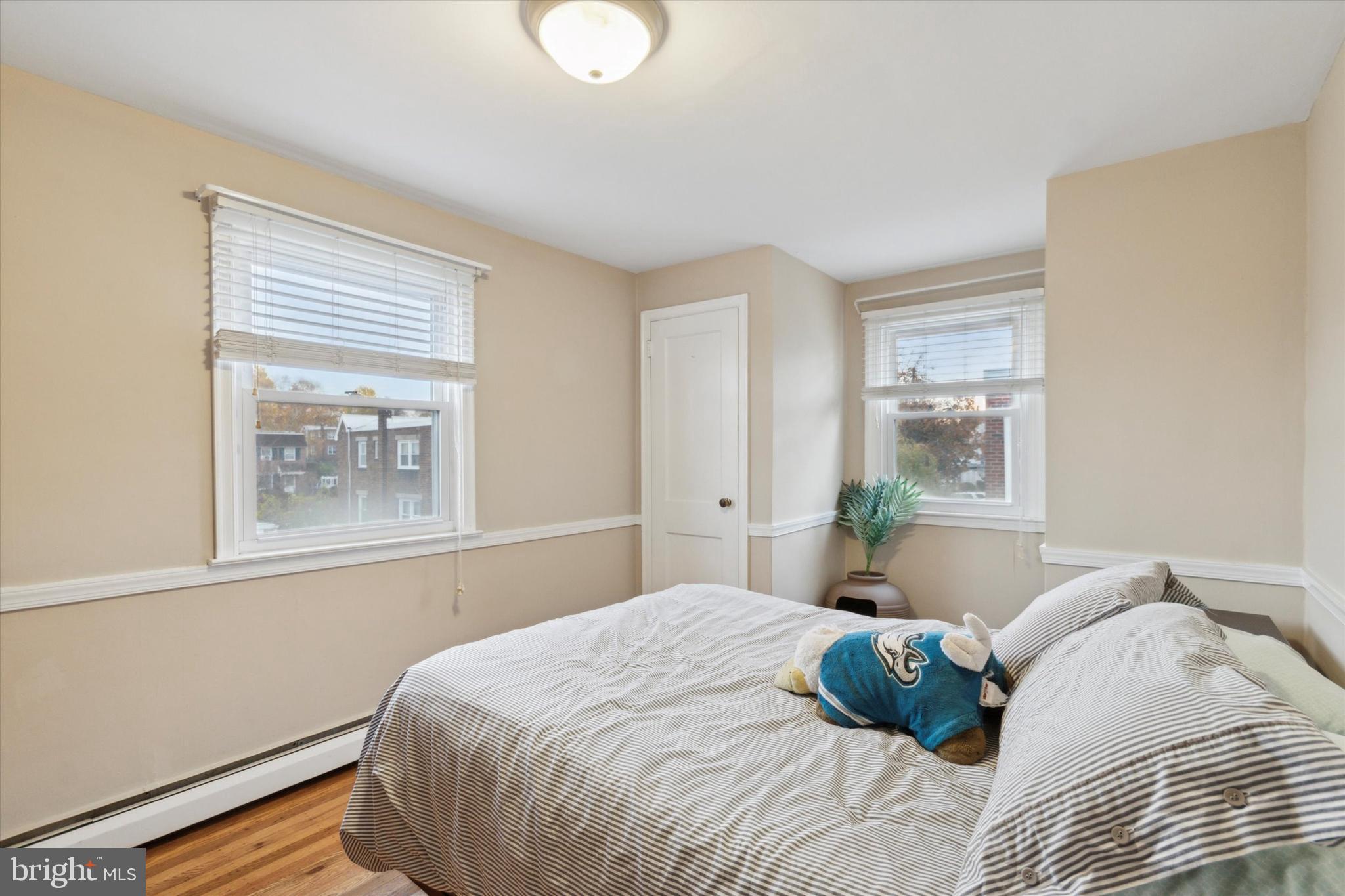 525 Overlook Road Philadelphia, PA 19128 - Photo 15 of 26 Back Bedroom