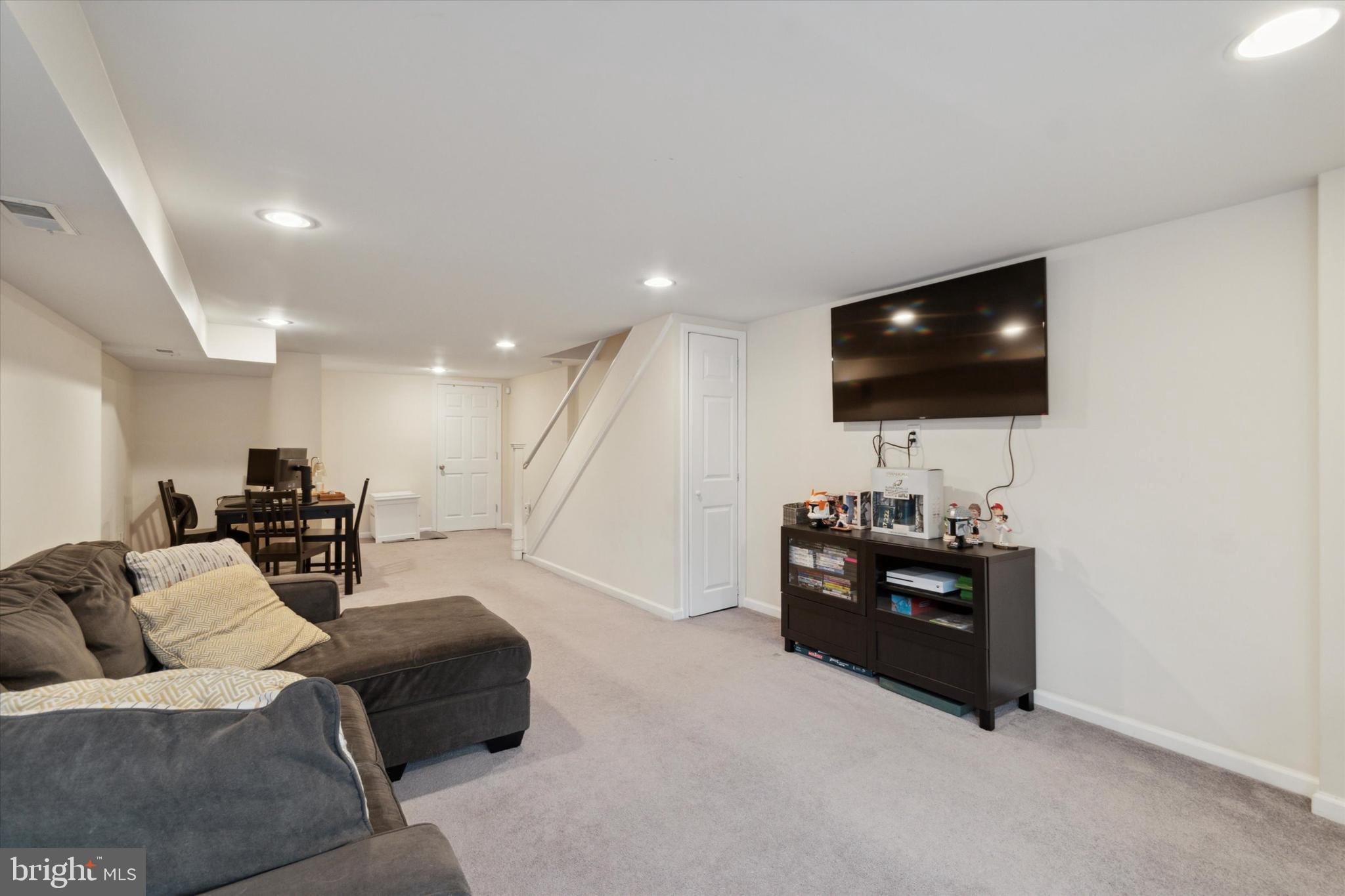525 Overlook Road Philadelphia, PA 19128 - Photo 23 of 26 Finished Basement