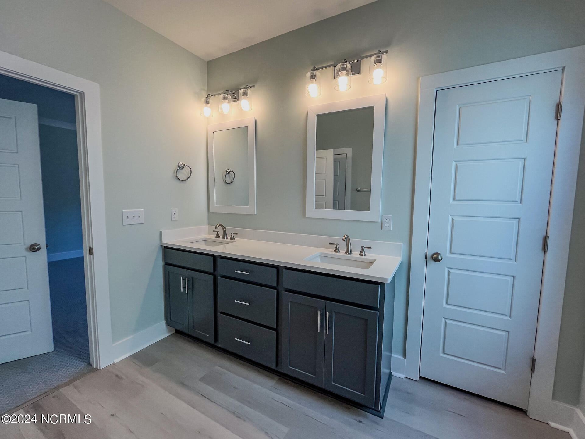 159 Freedom Park Road Beaufort, NC 28516 - Photo 9 of 24 Primary Bathroom