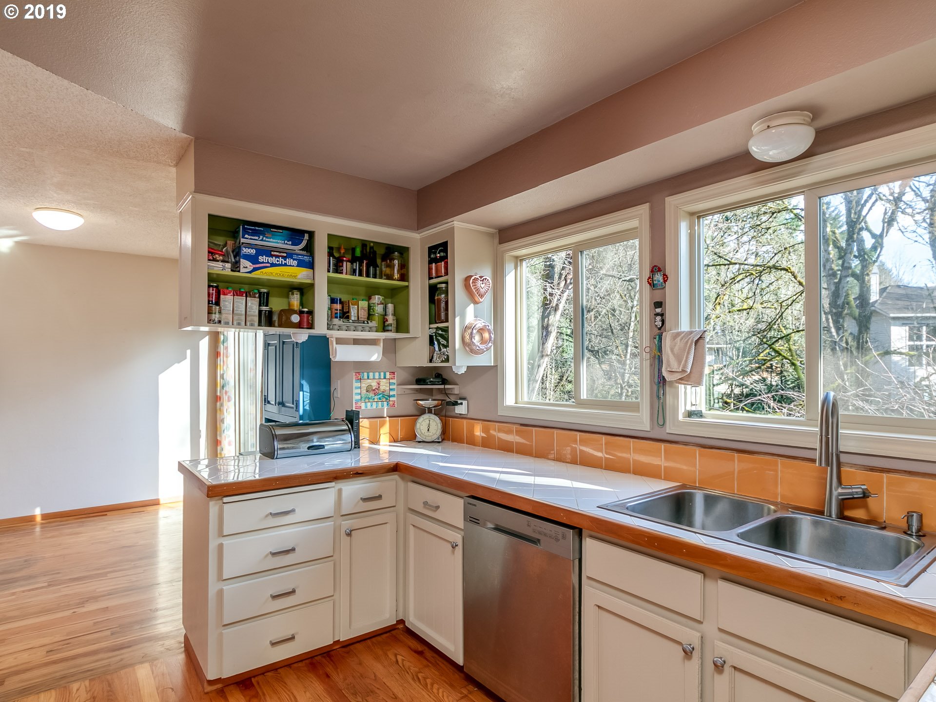 6222 Southwest Barnes Road Portland, OR 97221 - Photo 7 of 32 Gallery Image 7