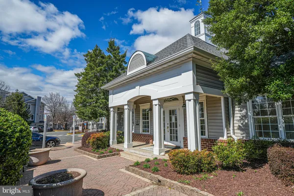 $2,650 | 4576 Superior Square, Unit 4576, Fairfax, VA 22033