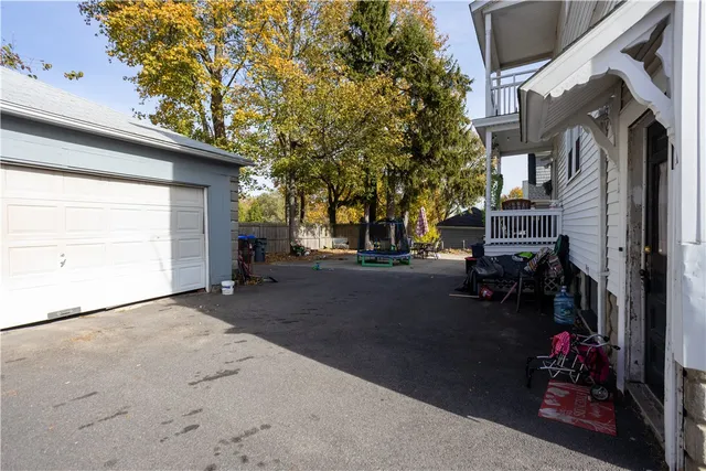 $2,200 | 131 Washington Avenue, Unit 2, Providence, RI 02905