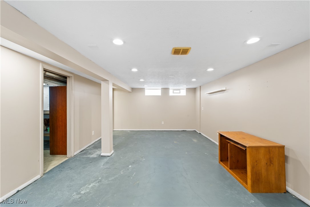 16379 Hummel Road Brook Park, OH 44142 - Photo 14 of 17 Gallery Image 14
