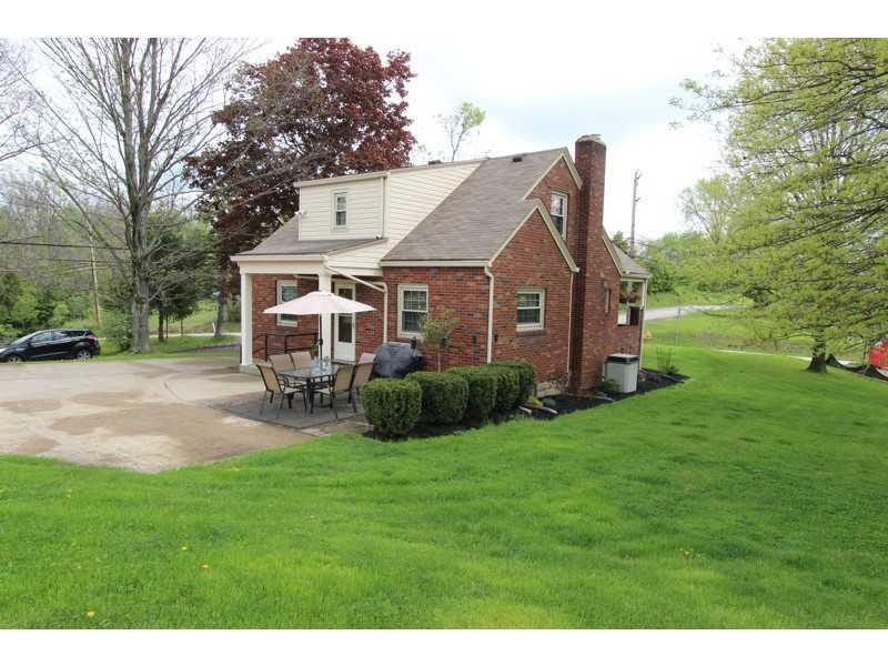 345 Ewing Road Carnegie, PA 15106 - Photo 21 of 24 Exterior Back.