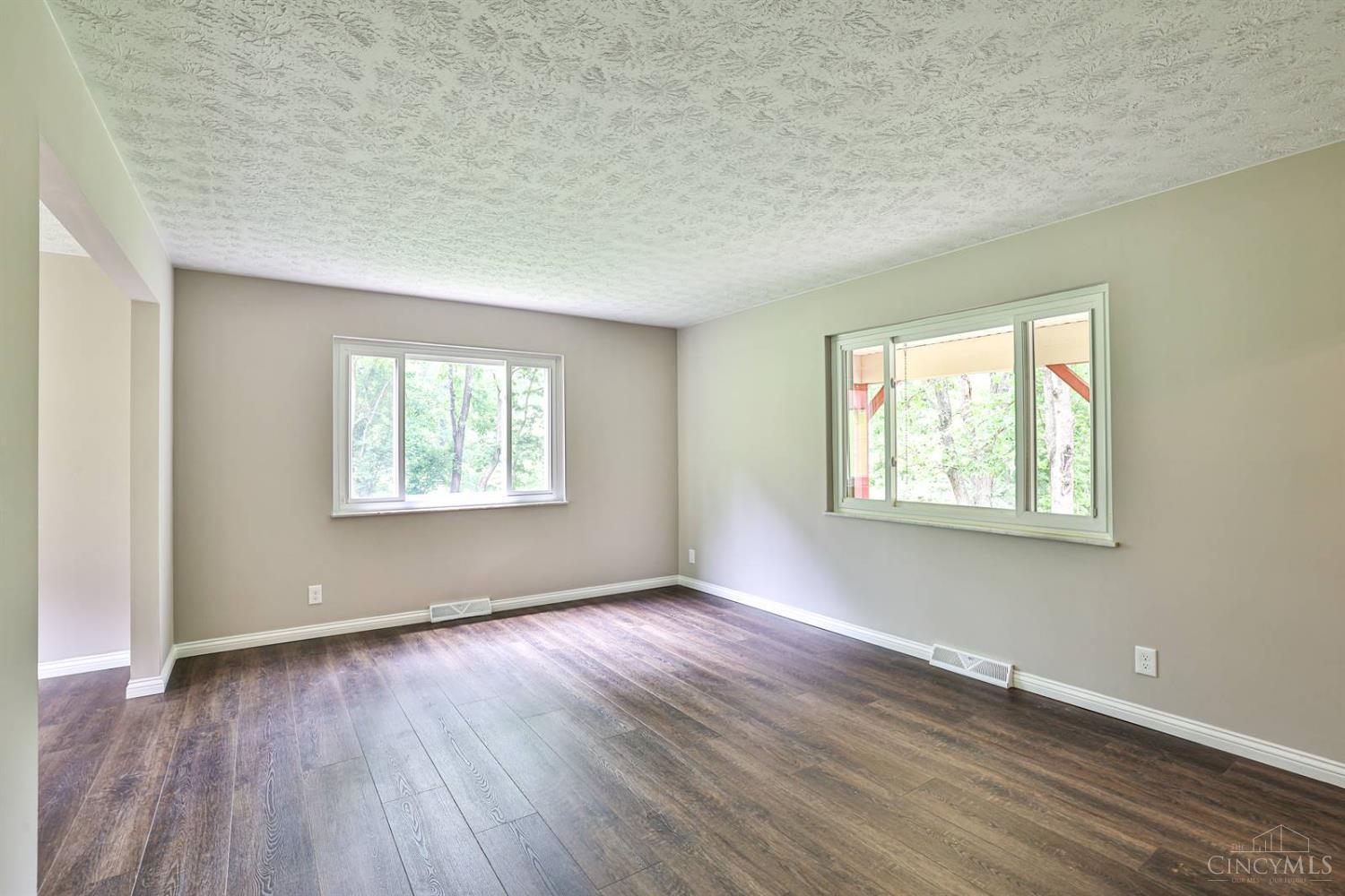6037 Dunlap Road Cincinnati, OH 45252 - Photo 9 of 50 Gallery Image 9