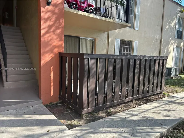 $1,900 | 10740 North Kendall Drive, Unit L19, Miami, FL 33176