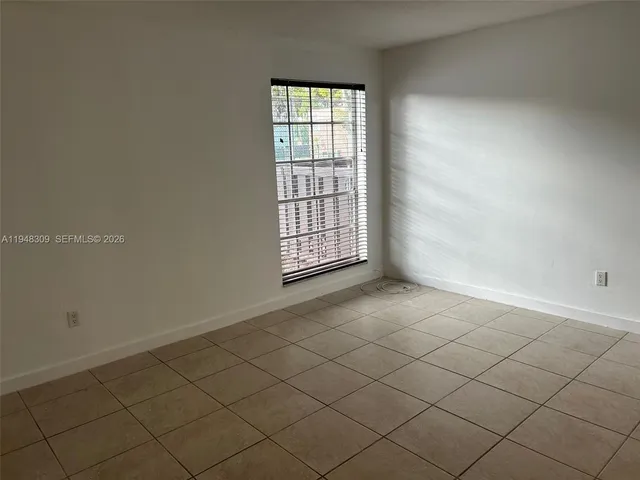 $1,900 | 10740 North Kendall Drive, Unit L19, Miami, FL 33176