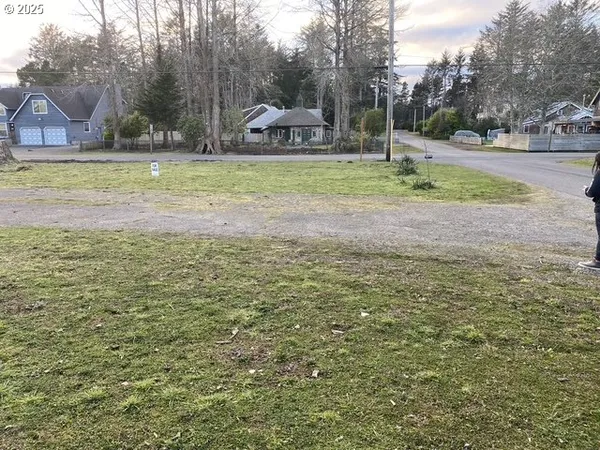 $155,000 | 1204 37th Place, Seaview, WA 98644