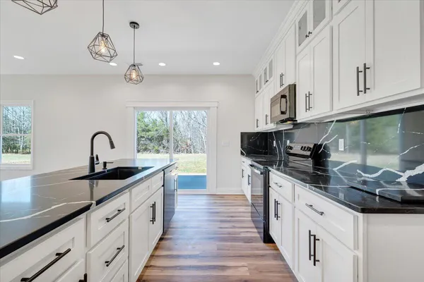 $530,000 | 380 Parford Lane, Moneta, VA 24121