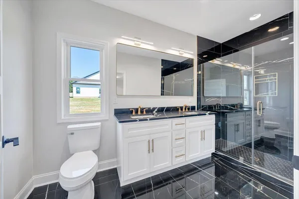 $530,000 | 380 Parford Lane, Moneta, VA 24121