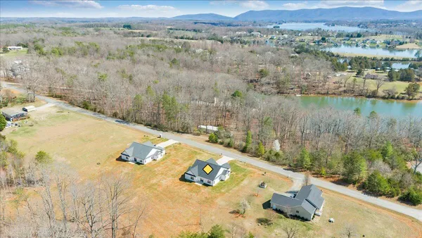$530,000 | 380 Parford Lane, Moneta, VA 24121