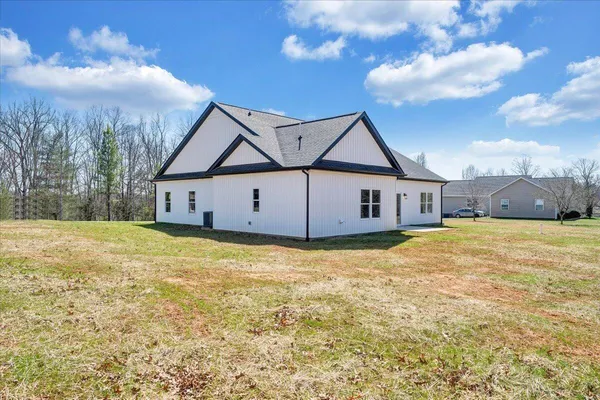 $530,000 | 380 Parford Lane, Moneta, VA 24121