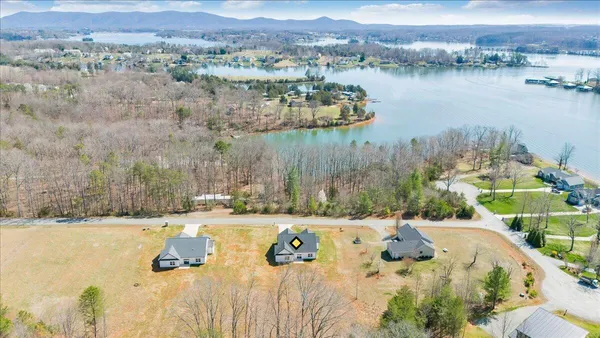 $530,000 | 380 Parford Lane, Moneta, VA 24121