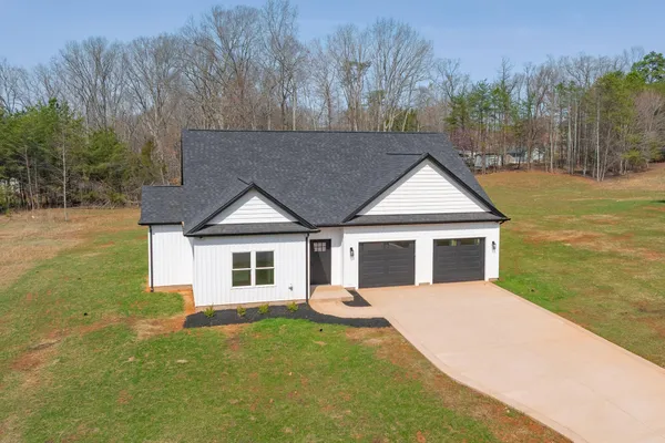 $530,000 | 380 Parford Lane, Moneta, VA 24121