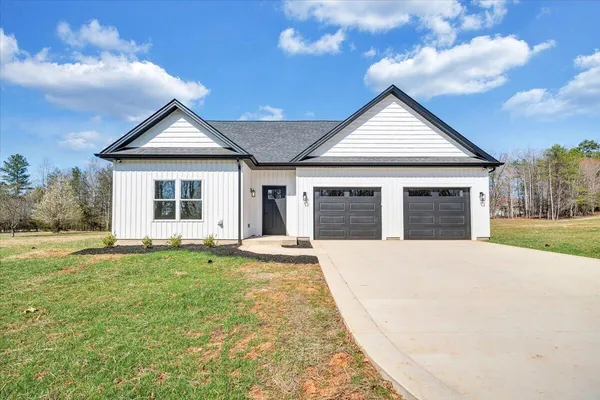 $530,000 | 380 Parford Lane, Moneta, VA 24121