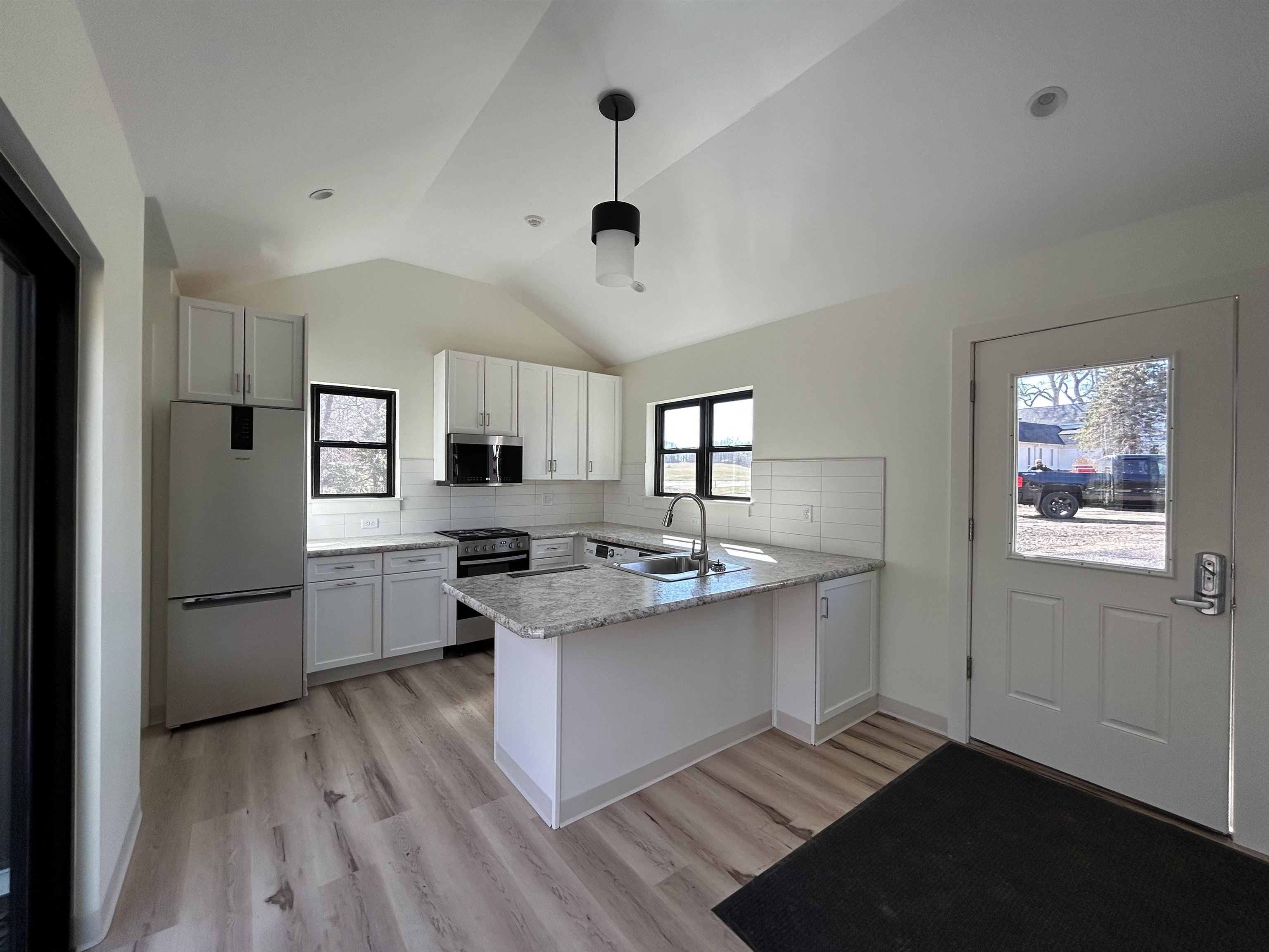 40 Ladds Lane Epping, NH 03042 - Photo 3 of 11