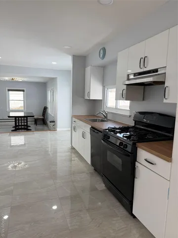 $4,300 | 7 Ramsey Road, Plainview, NY 11803