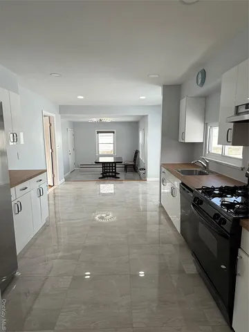 $4,300 | 7 Ramsey Road, Plainview, NY 11803