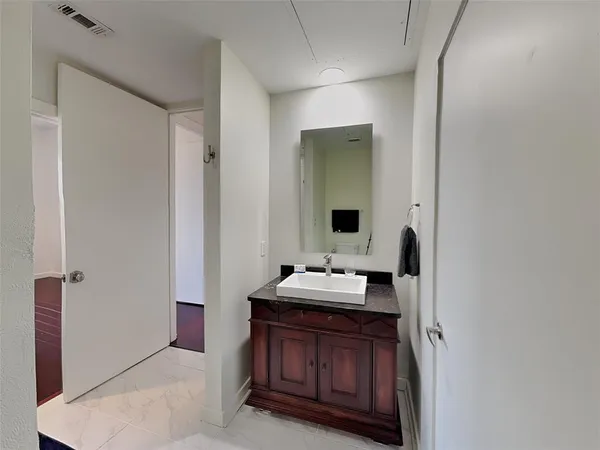$2,525 | 2608 Museum Way, Unit 3413, Fort Worth, TX 76107