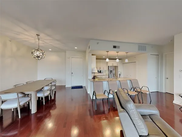 $2,525 | 2608 Museum Way, Unit 3413, Fort Worth, TX 76107