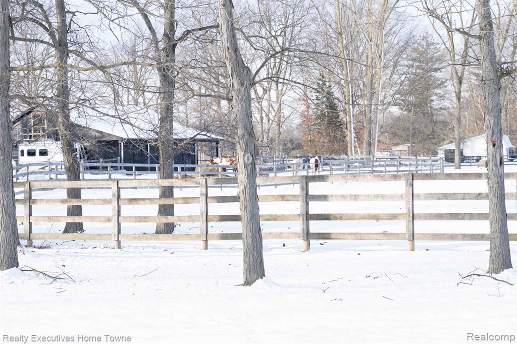 5705 Beard Road North Street, MI 48049 - Photo 6 of 41