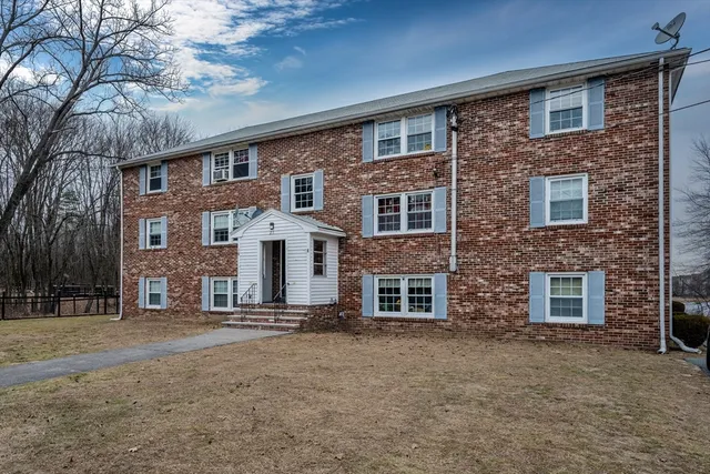 $325,000 | 23 Frank Street, Unit 2, Dracut, MA 01826