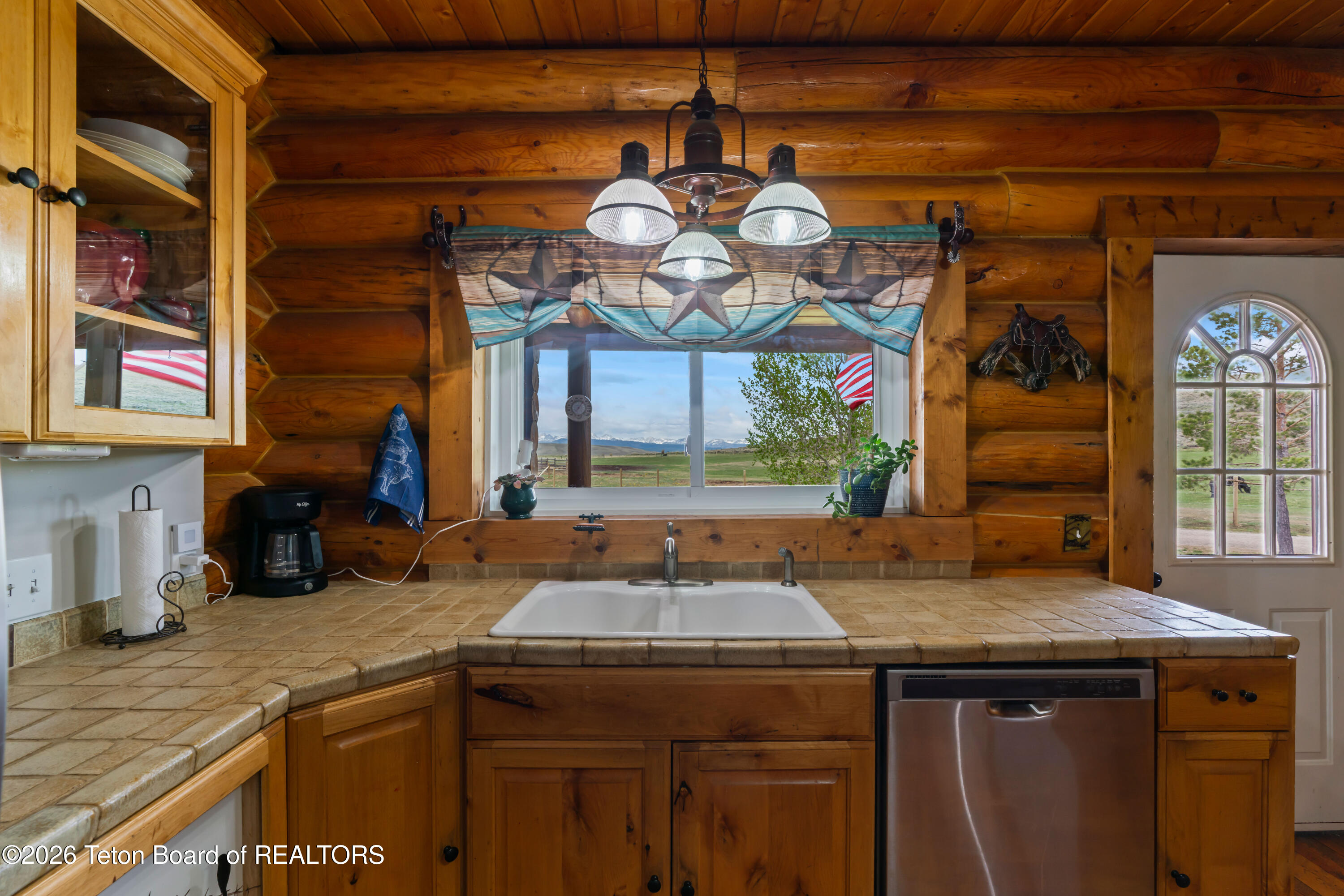 138-2 Forty Rod Road Pinedale, WY 82941 - Photo 19 of 77 20260529-DSC07315