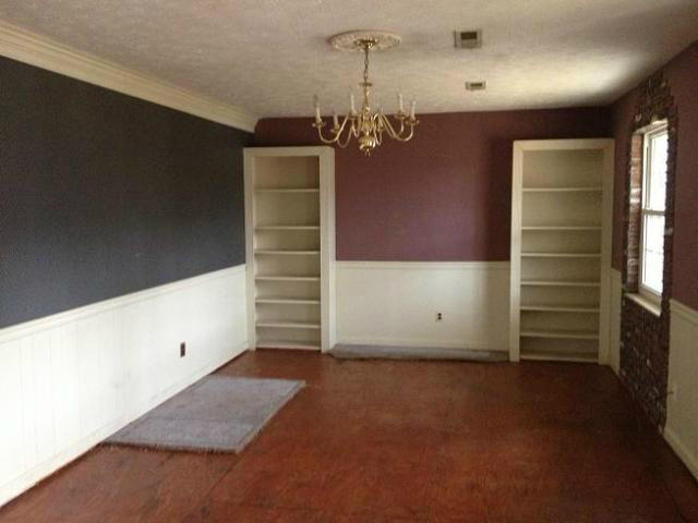8608 Heiskell Road Powell, TN 37849 - Photo 3 of 9 LIVING ROOM