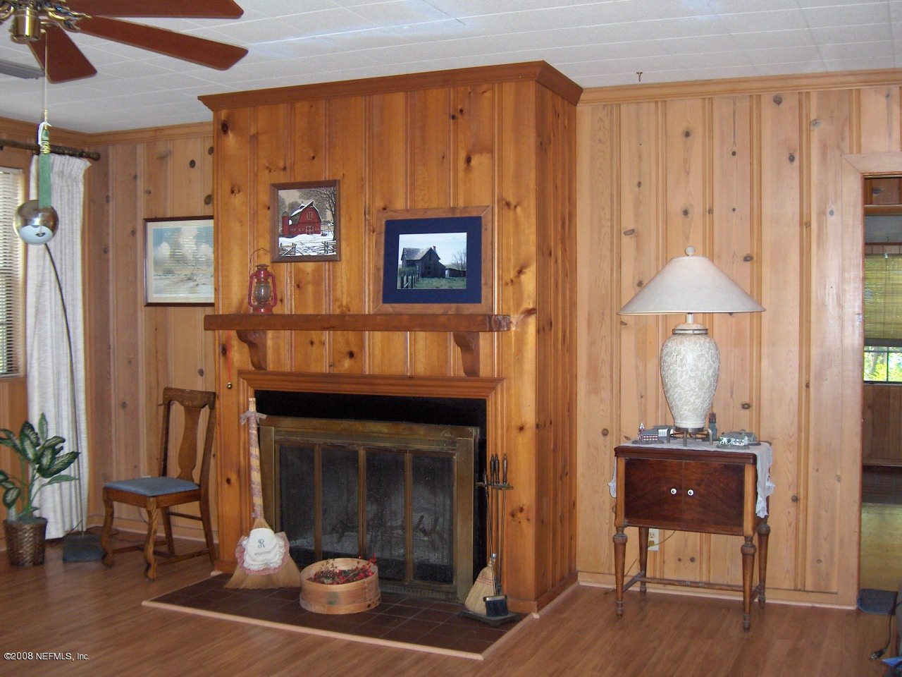 259 Seminole Road Atlantic Beach, FL 32233 - Photo 2 of 5 living room