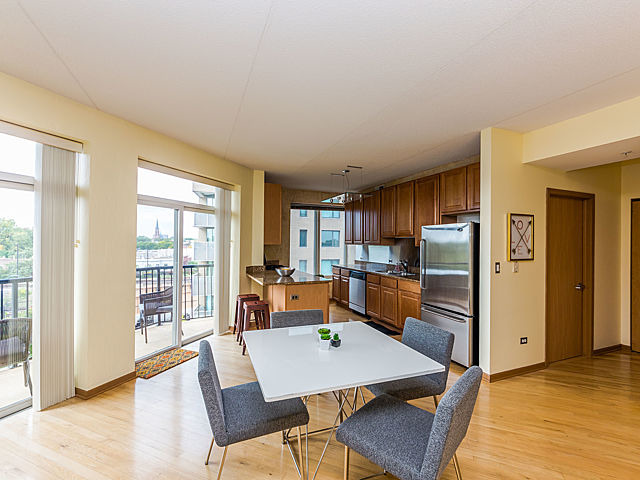 515 Main Street, Unit 509 Evanston, IL 60202 - Photo 5 of 21