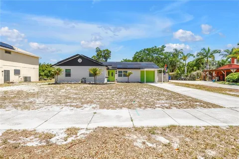 $599,000 | 687 Jasmine Way South, St. Petersburg, FL 33705