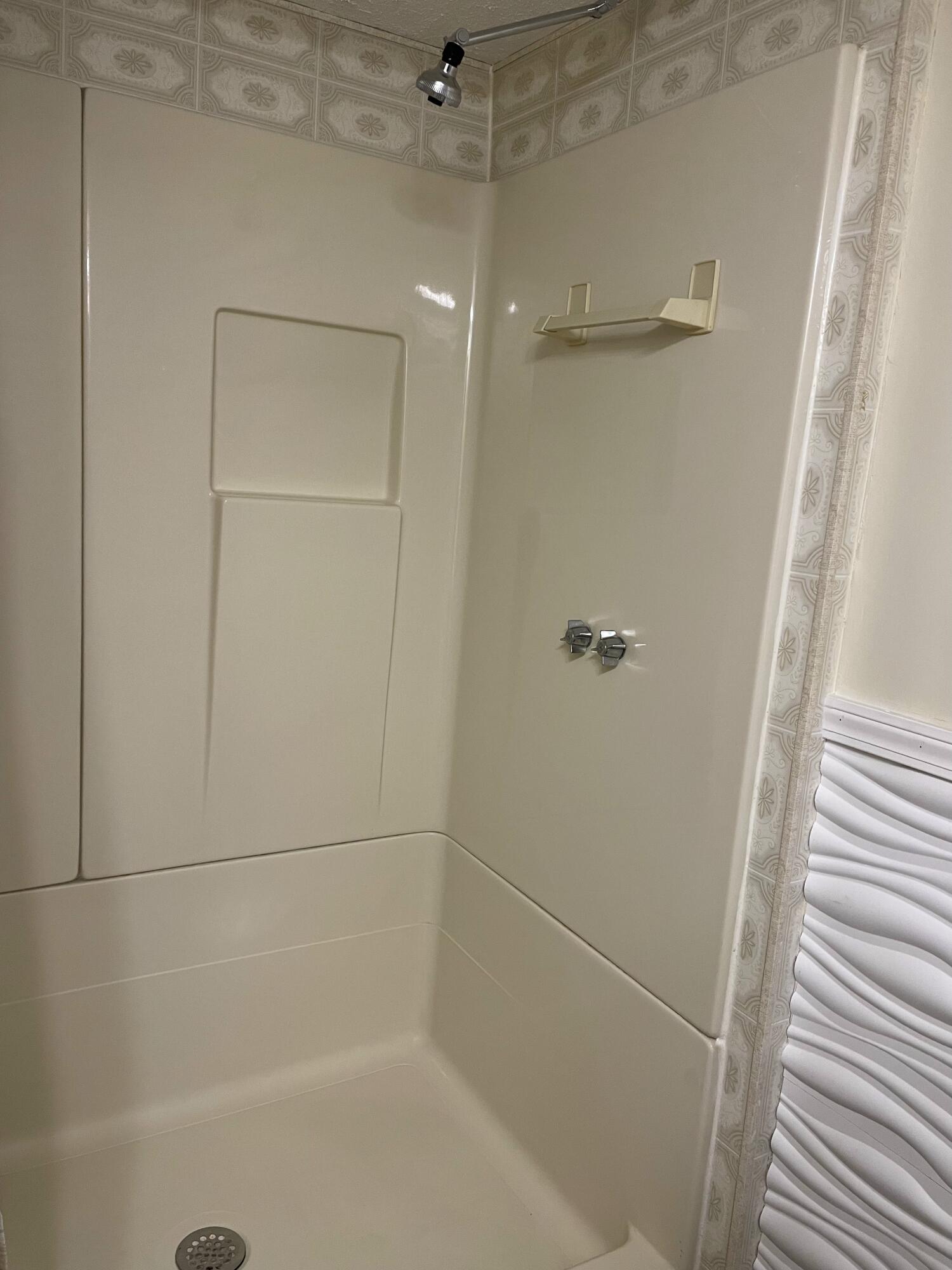 7244 Hillsboro Drive Canton, MI 48187 - Photo 31 of 33 Bath 2