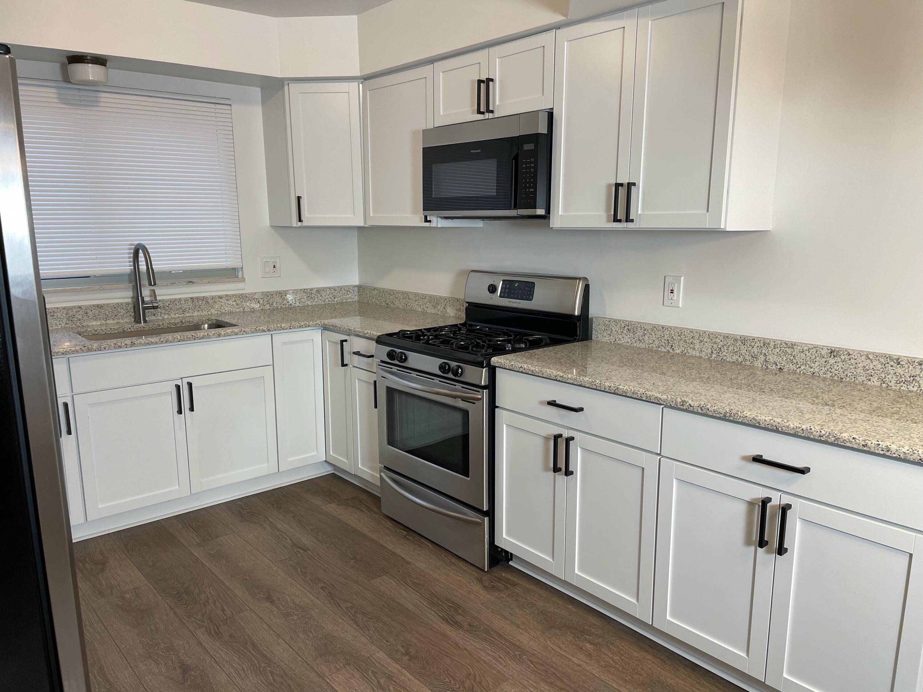 7244 Hillsboro Drive Canton, MI 48187 - Photo 8 of 33 Kitchen3