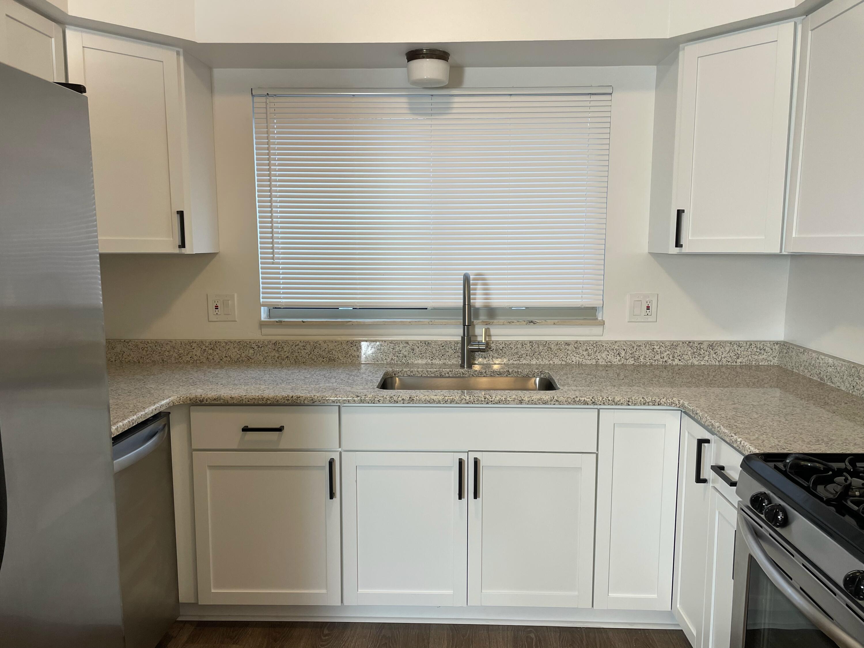 7244 Hillsboro Drive Canton, MI 48187 - Photo 9 of 33 Kitchen2