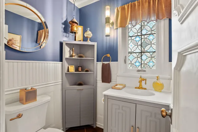 $725,000 | 2412 West Chestnut Road, Mequon, WI 53092