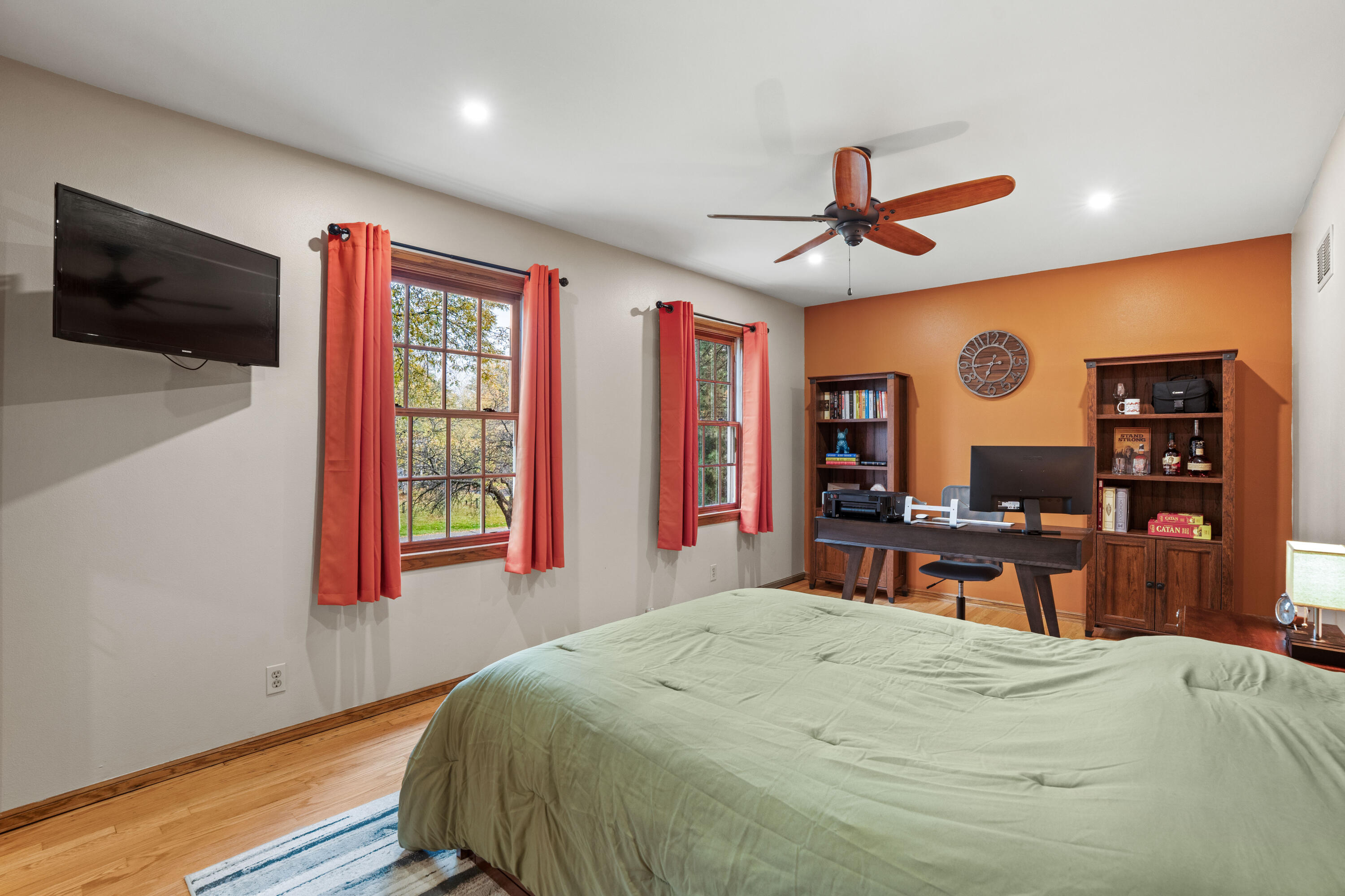 2412 West Chestnut Road Mequon, WI 53092 - Photo 27 of 42 Bedroom 2