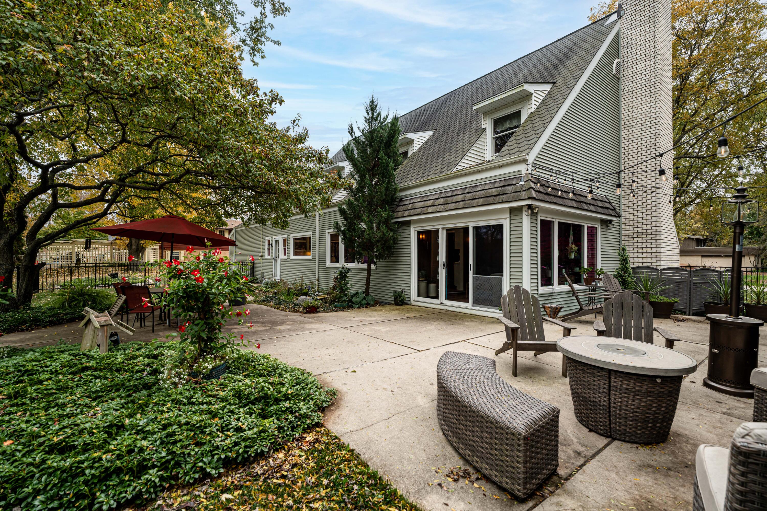 2412 West Chestnut Road Mequon, WI 53092 - Photo 32 of 42 Patio