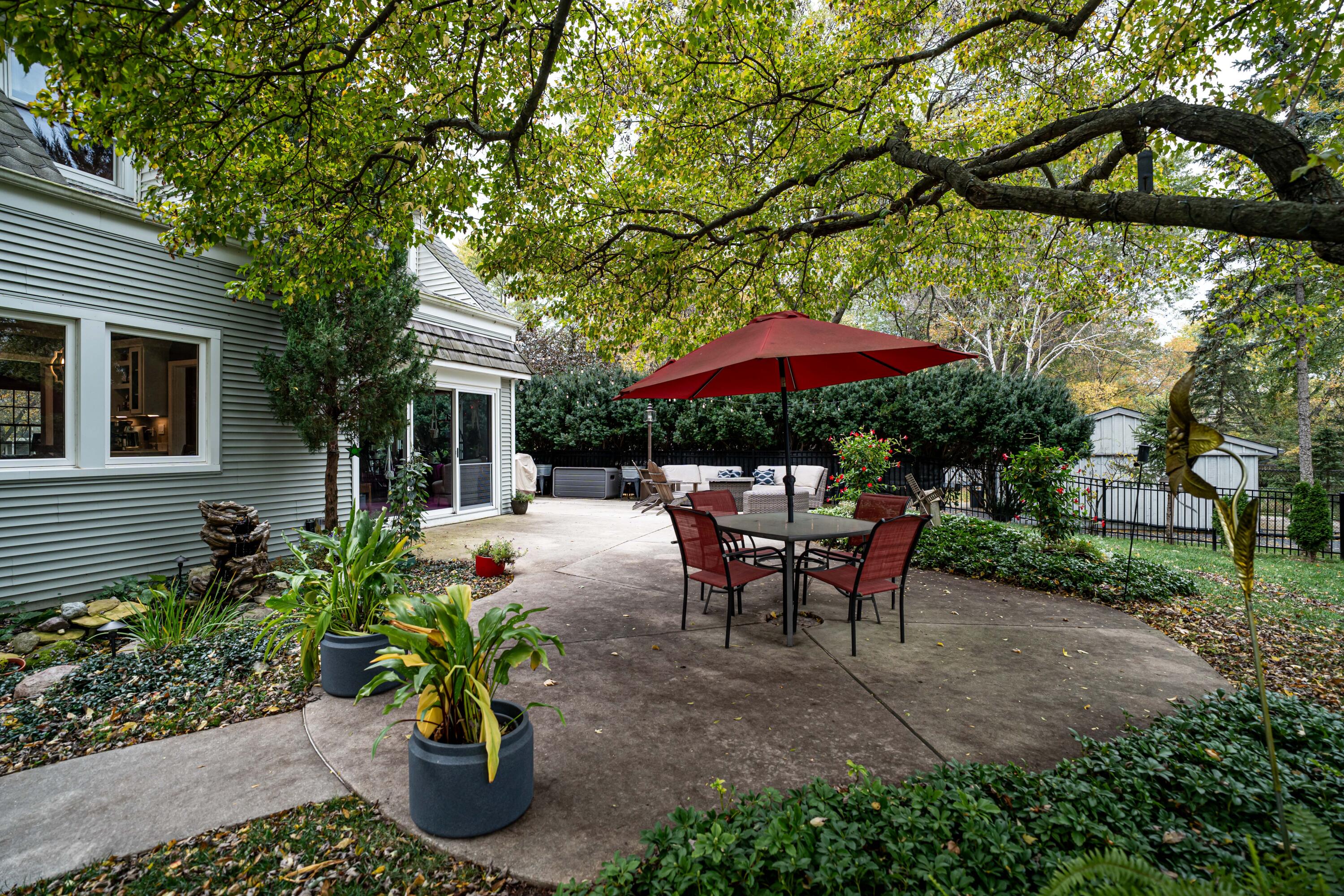 2412 West Chestnut Road Mequon, WI 53092 - Photo 33 of 42 Patio