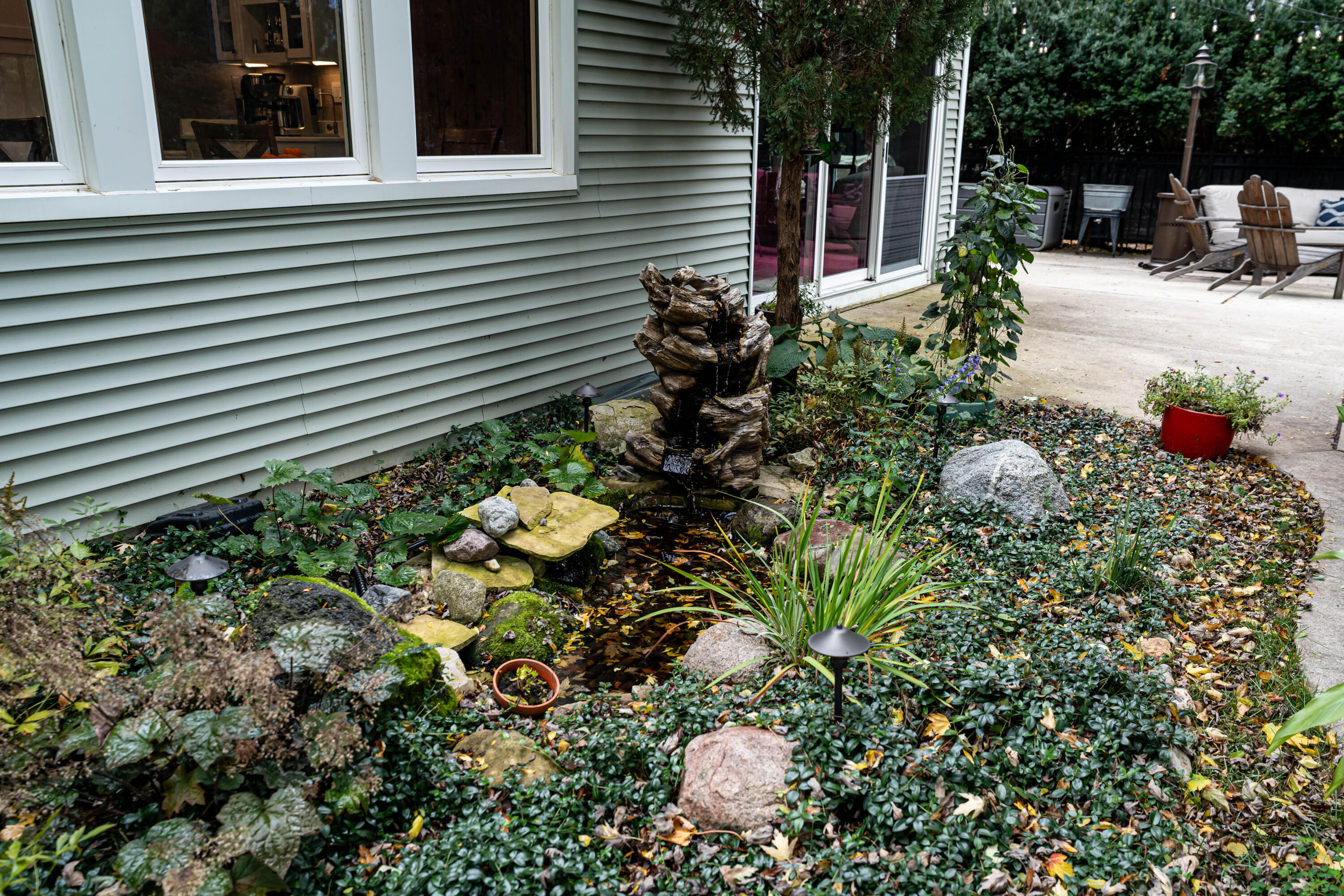 2412 West Chestnut Road Mequon, WI 53092 - Photo 34 of 42 Water Garden