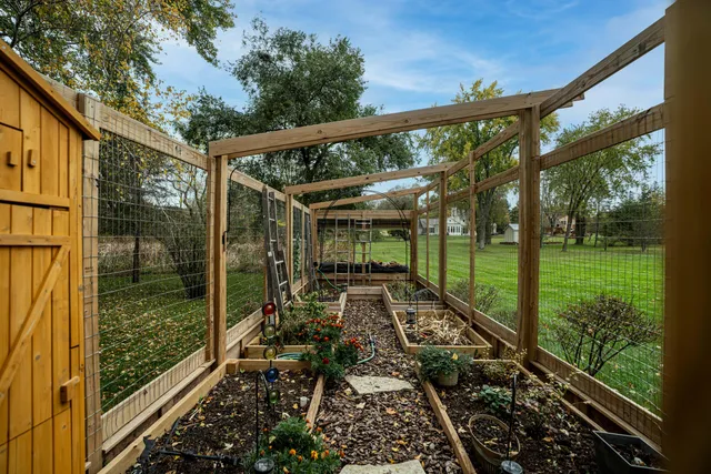 $725,000 | 2412 West Chestnut Road, Mequon, WI 53092