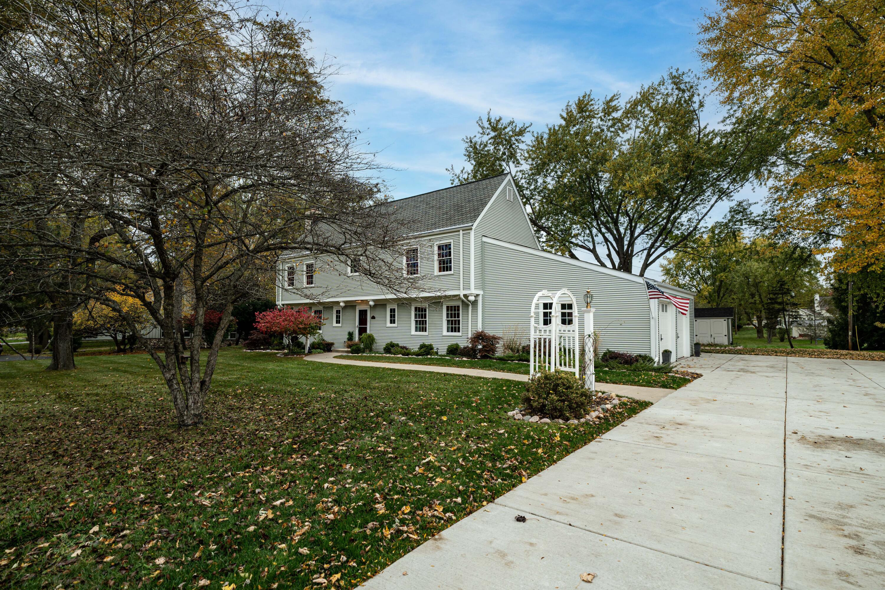 2412 West Chestnut Road Mequon, WI 53092 - Photo 41 of 42 2412 W Chestnut Rd