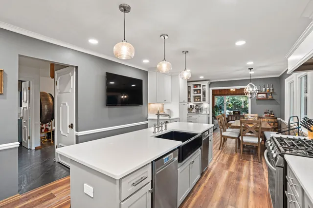 $725,000 | 2412 West Chestnut Road, Mequon, WI 53092