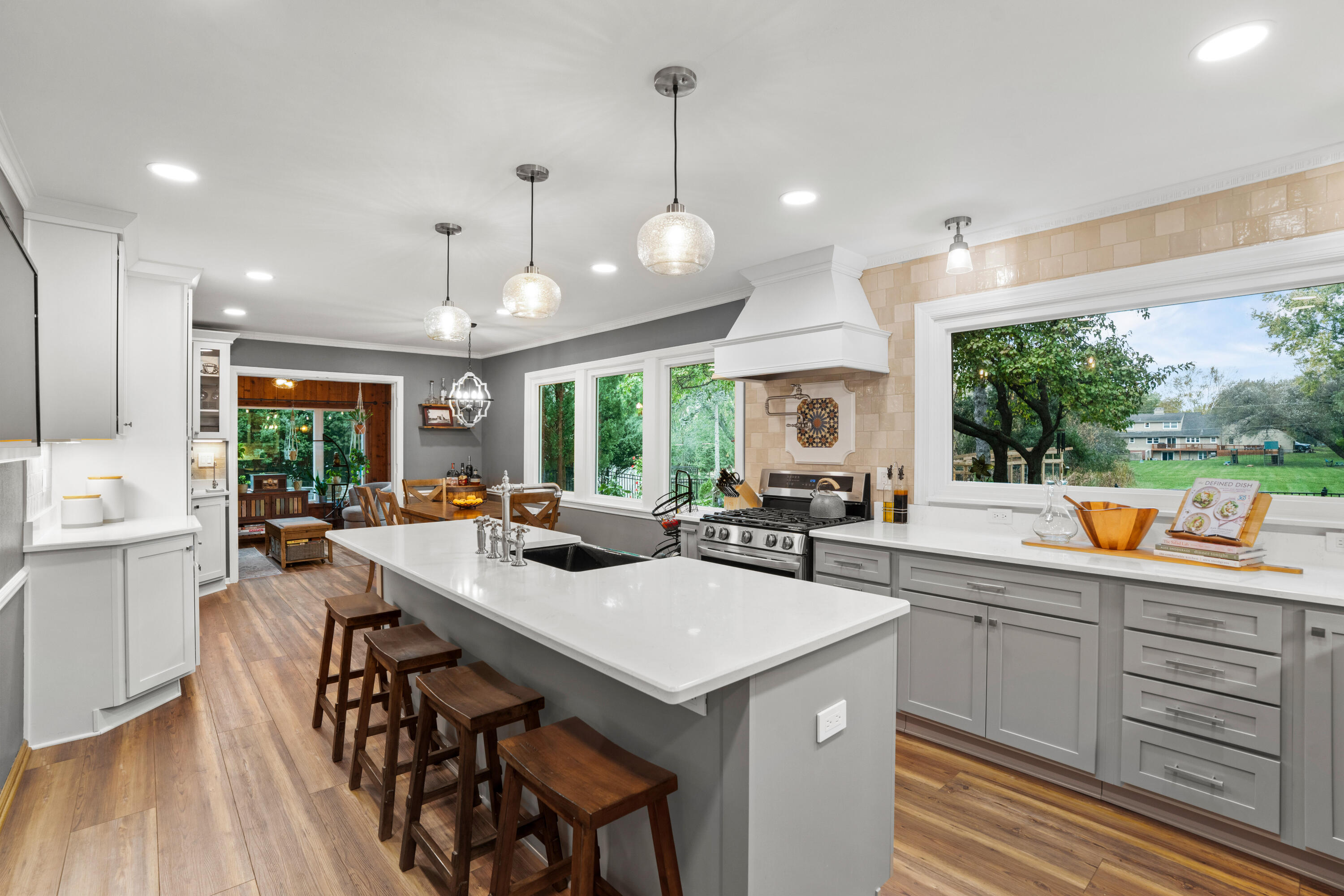 2412 West Chestnut Road Mequon, WI 53092 - Photo 7 of 42 Kitchen