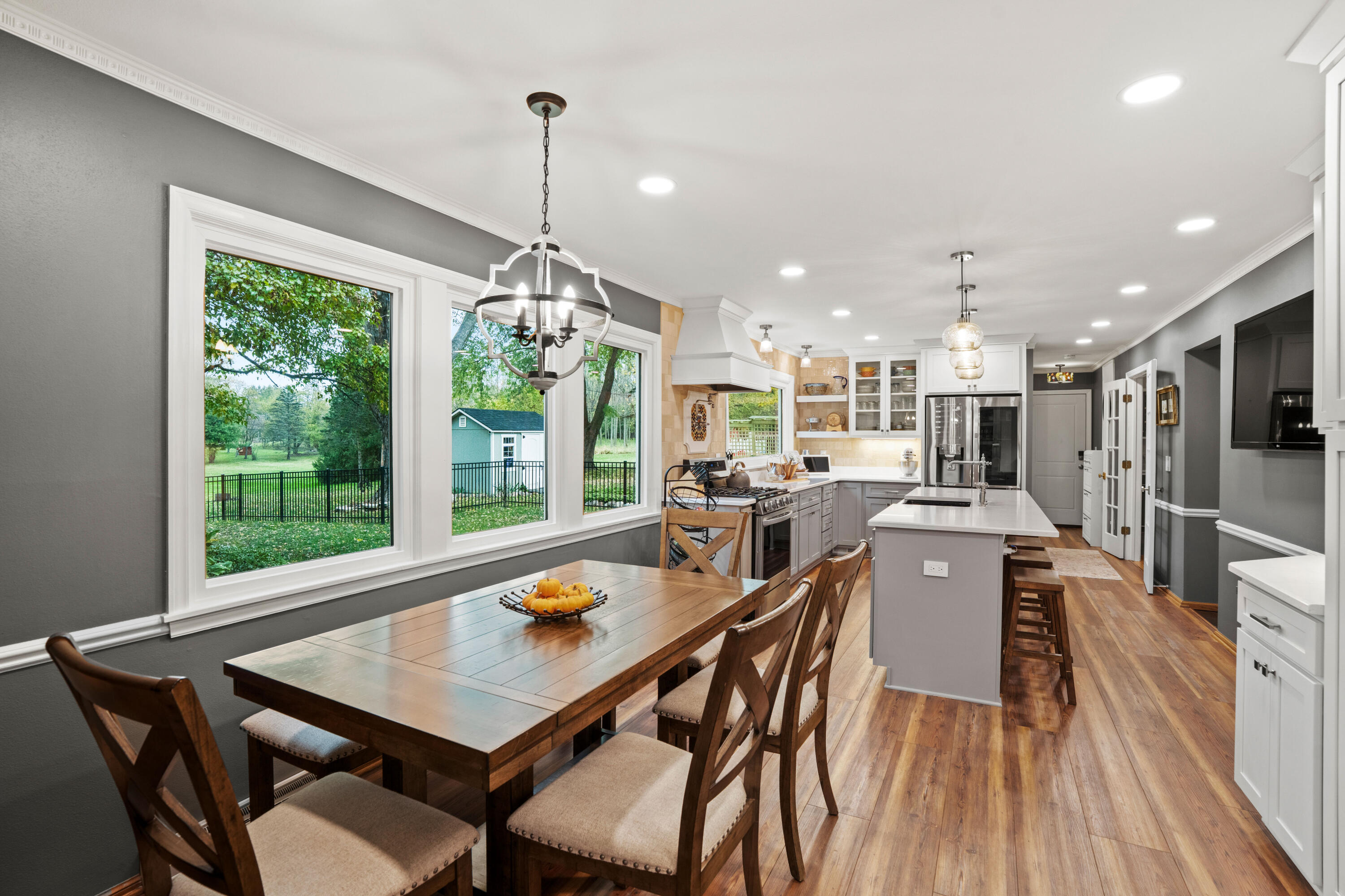 2412 West Chestnut Road Mequon, WI 53092 - Photo 10 of 42 Eat-in Kitchen
