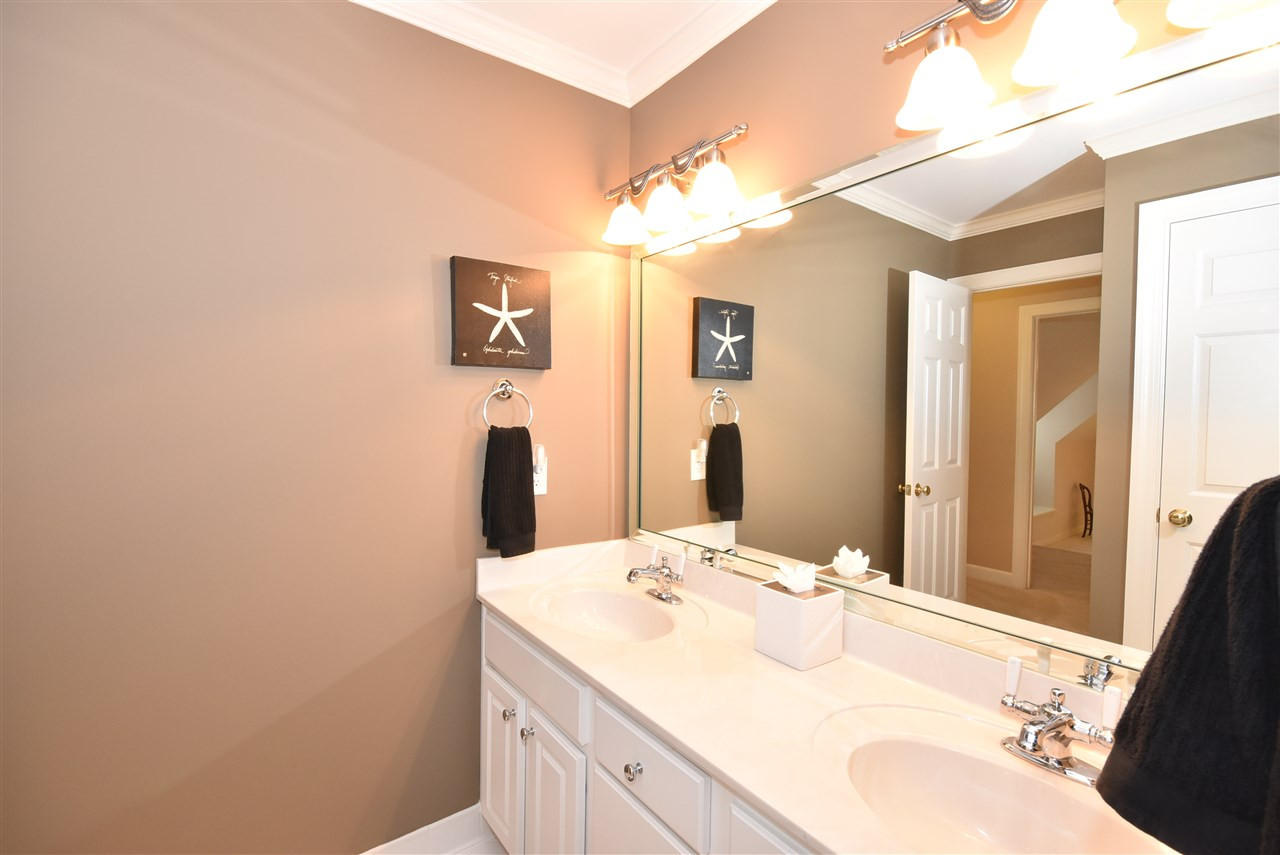 7403 Fontana Ridge Lane Raleigh, NC 27613 - Photo 25 of 30 Hall Bathroom