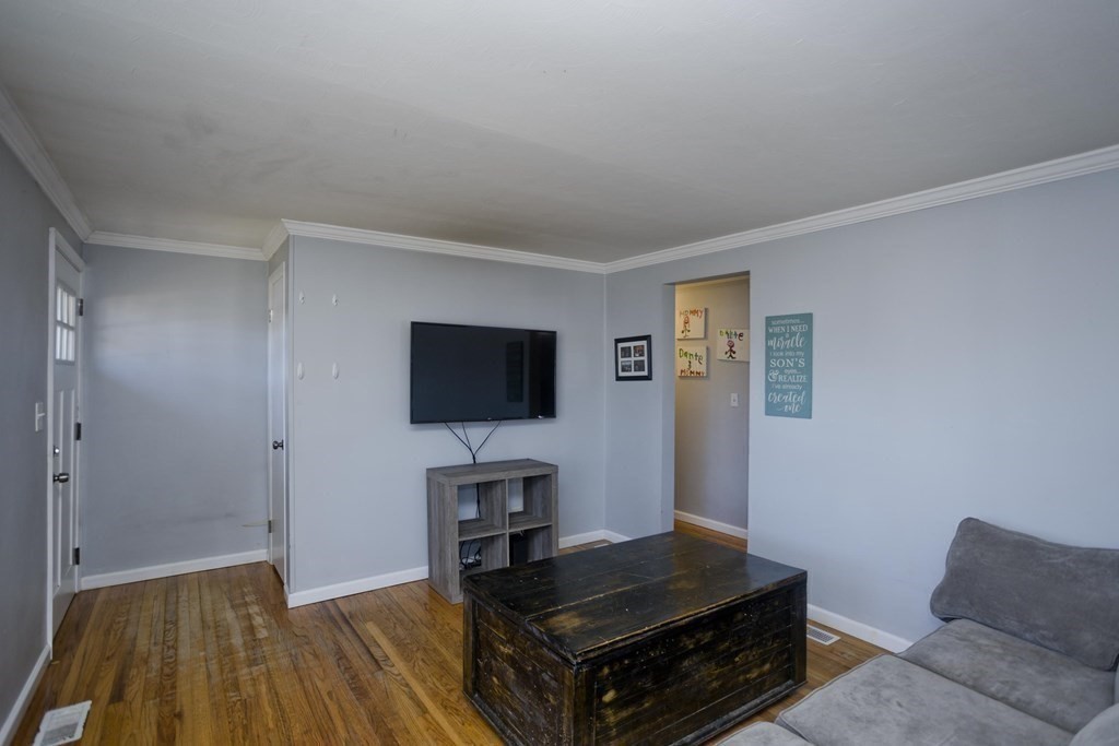 198 Leopold Street Springfield, MA 01119 - Photo 12 of 26 Gallery Image 12